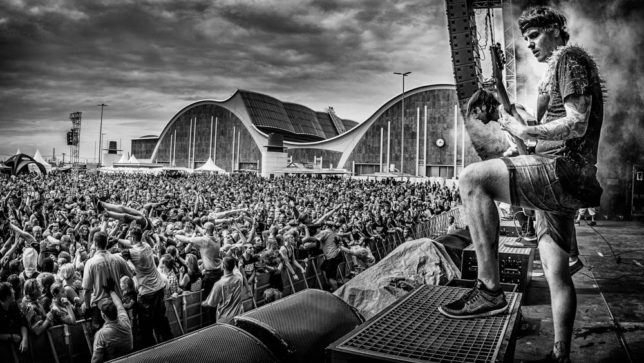 Commercial Advertisement Ad Photoshop Photography Music Concert Festival Tour Backstage Stage - by Julian Erksmeyer Crowdsurfing Crowd Hamburg Elbriot Hardcore Guitar